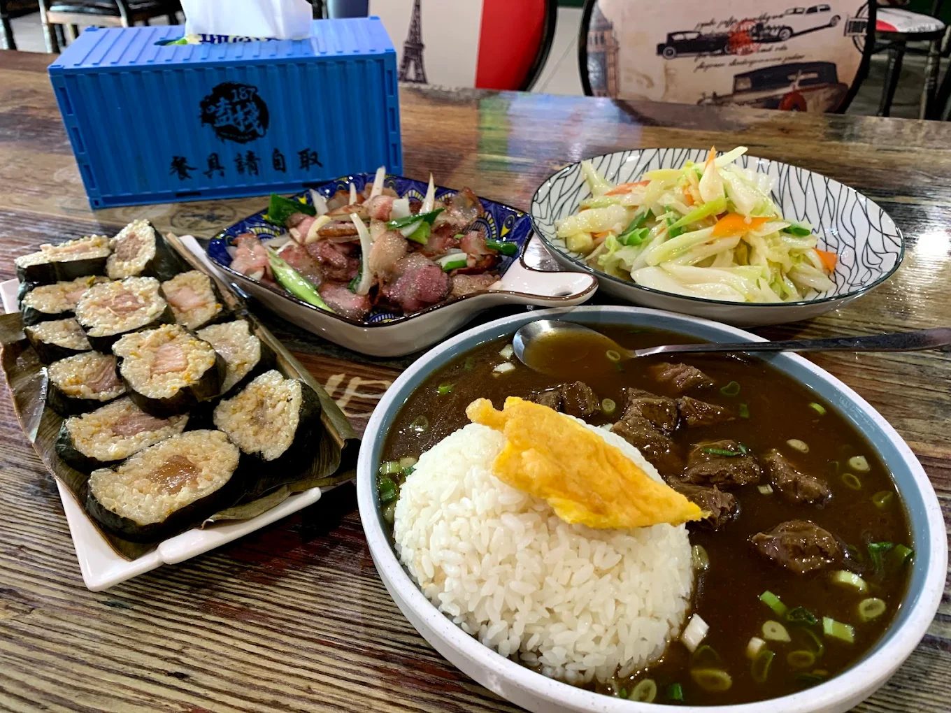 【2025金黃花海漫遊】台東金針花季全攻略｜金崙海灘、六十石山、天空之鏡一日行程提案