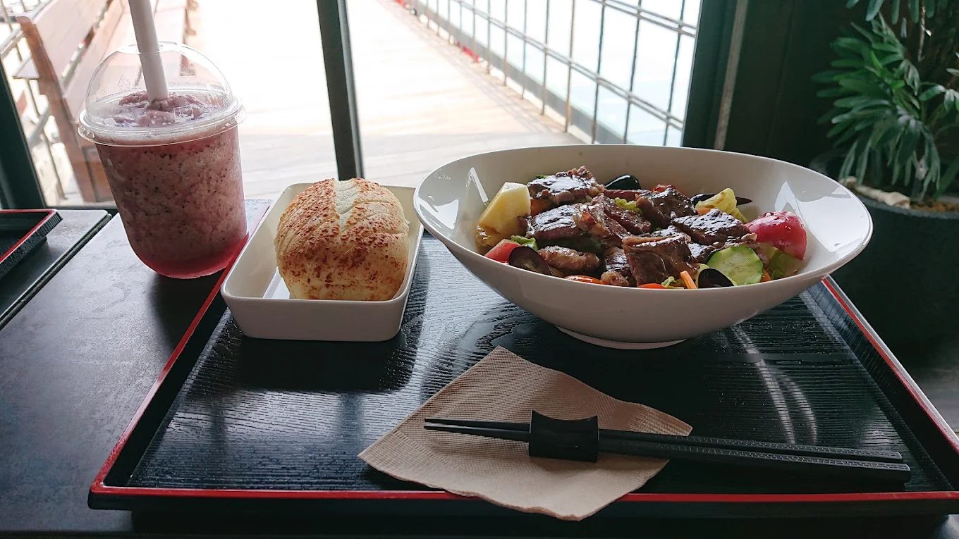 🚲 深澳鐵道自行車一日遊｜最美海景鐵道、海鮮美食、親子景點全攻略！