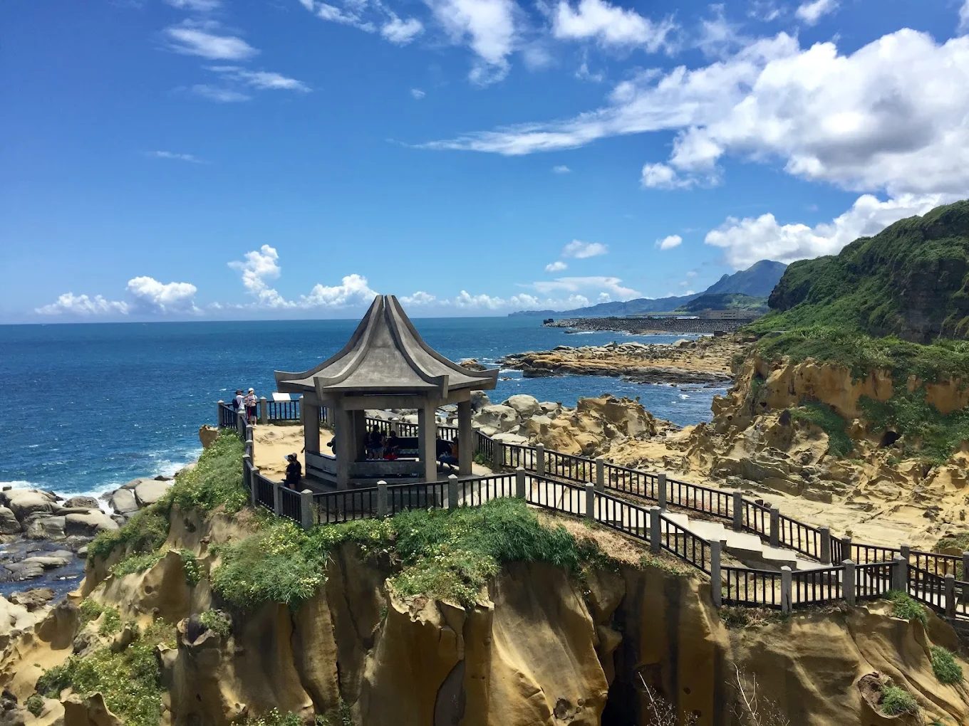 和平島旅遊指南：探索基隆的小天堂