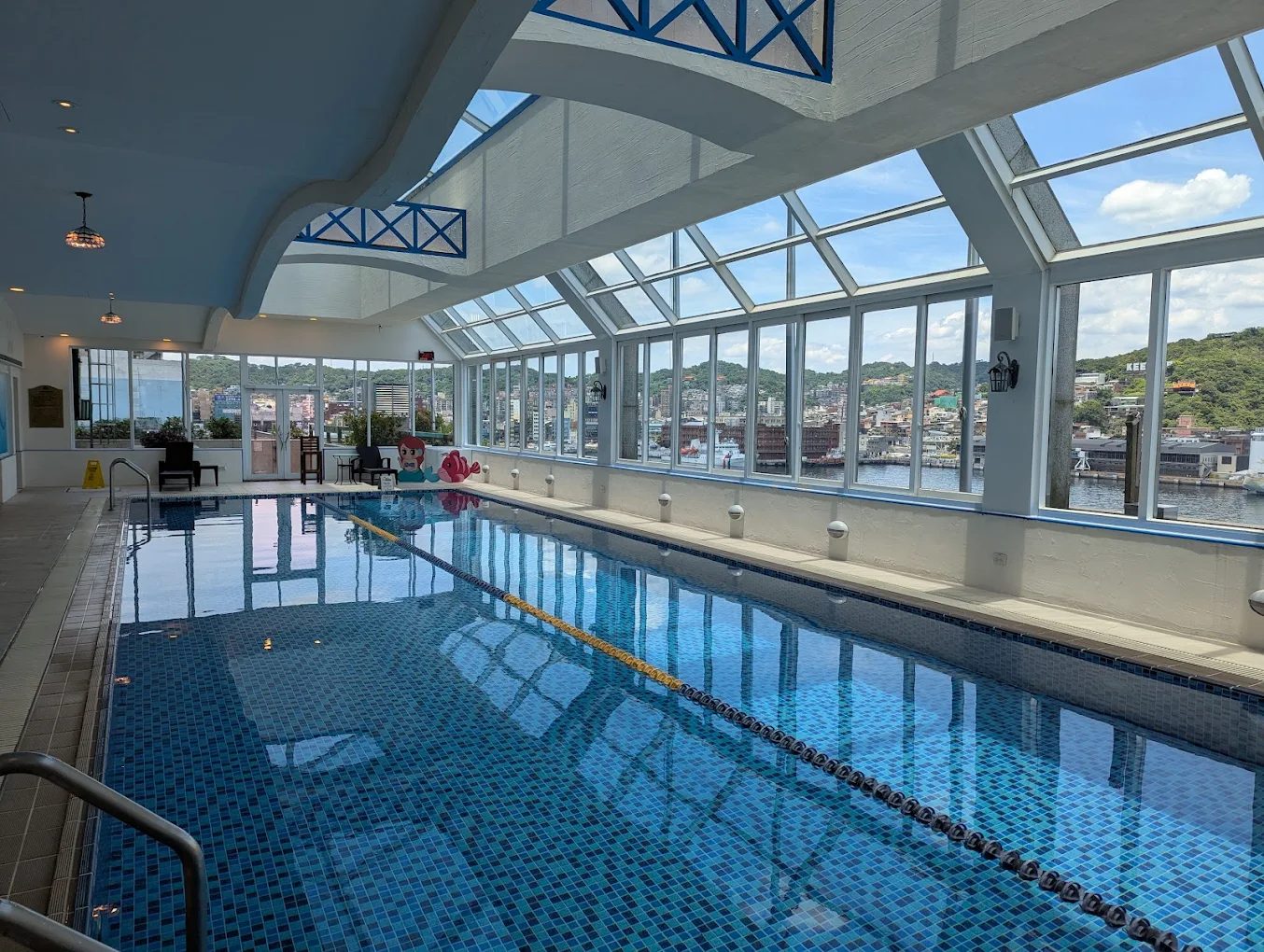 🌊【和平島旅遊攻略】探索基隆最美地質秘境：一日遊景點、美食住宿全整理！