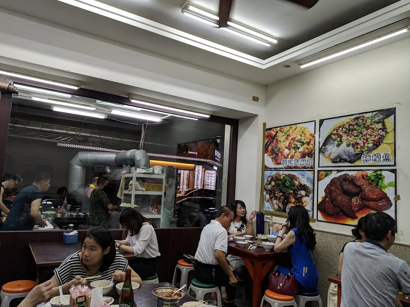 【台中西屯美食】好小子擔仔麵：在地人激推的銅板小吃，湯頭鮮美一吃成主顧！