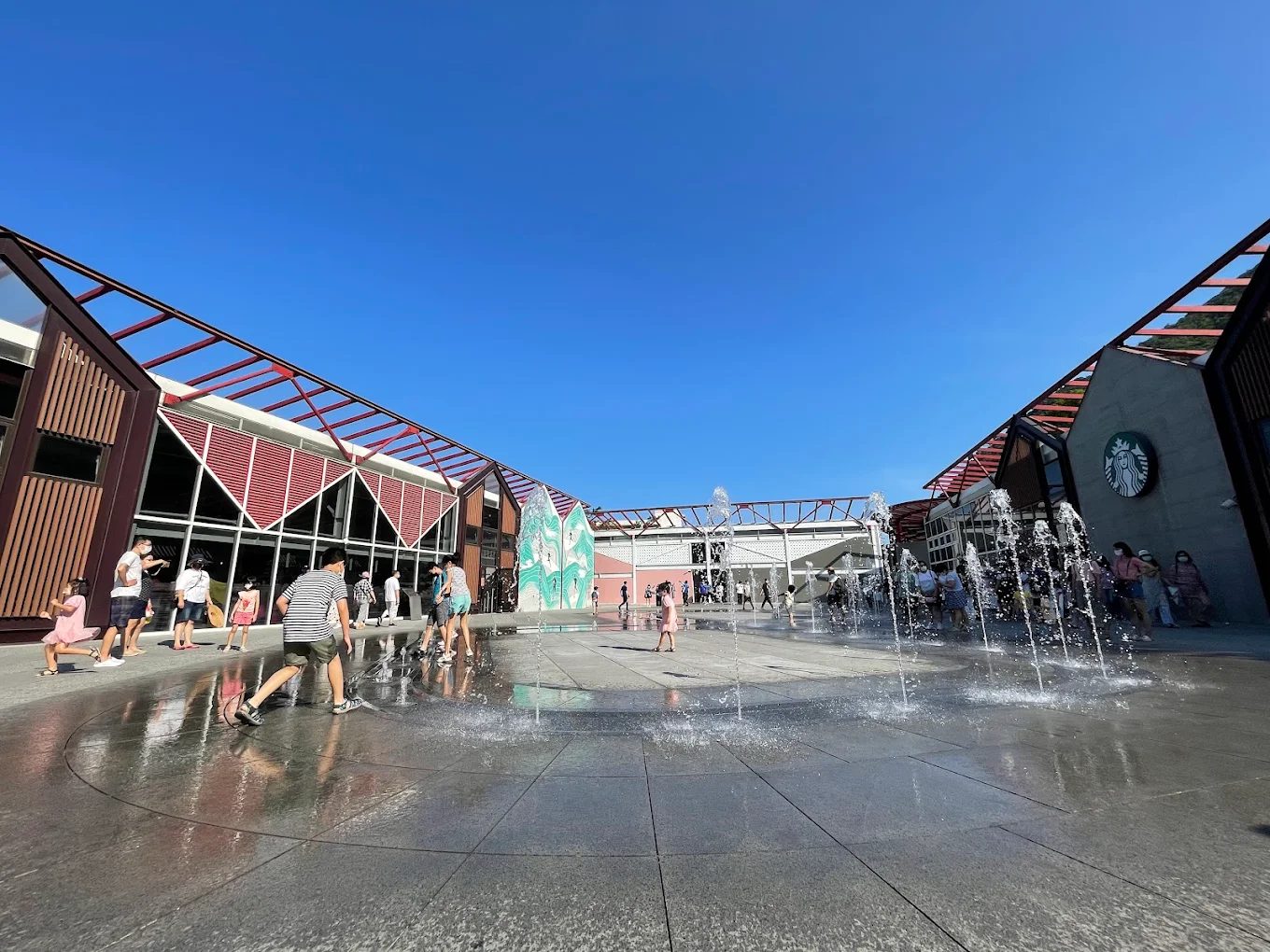 🚉花蓮台泥DAKA園區一日遊攻略|必看水舞秀、願景館導覽、特色星巴克拍照點全收錄!