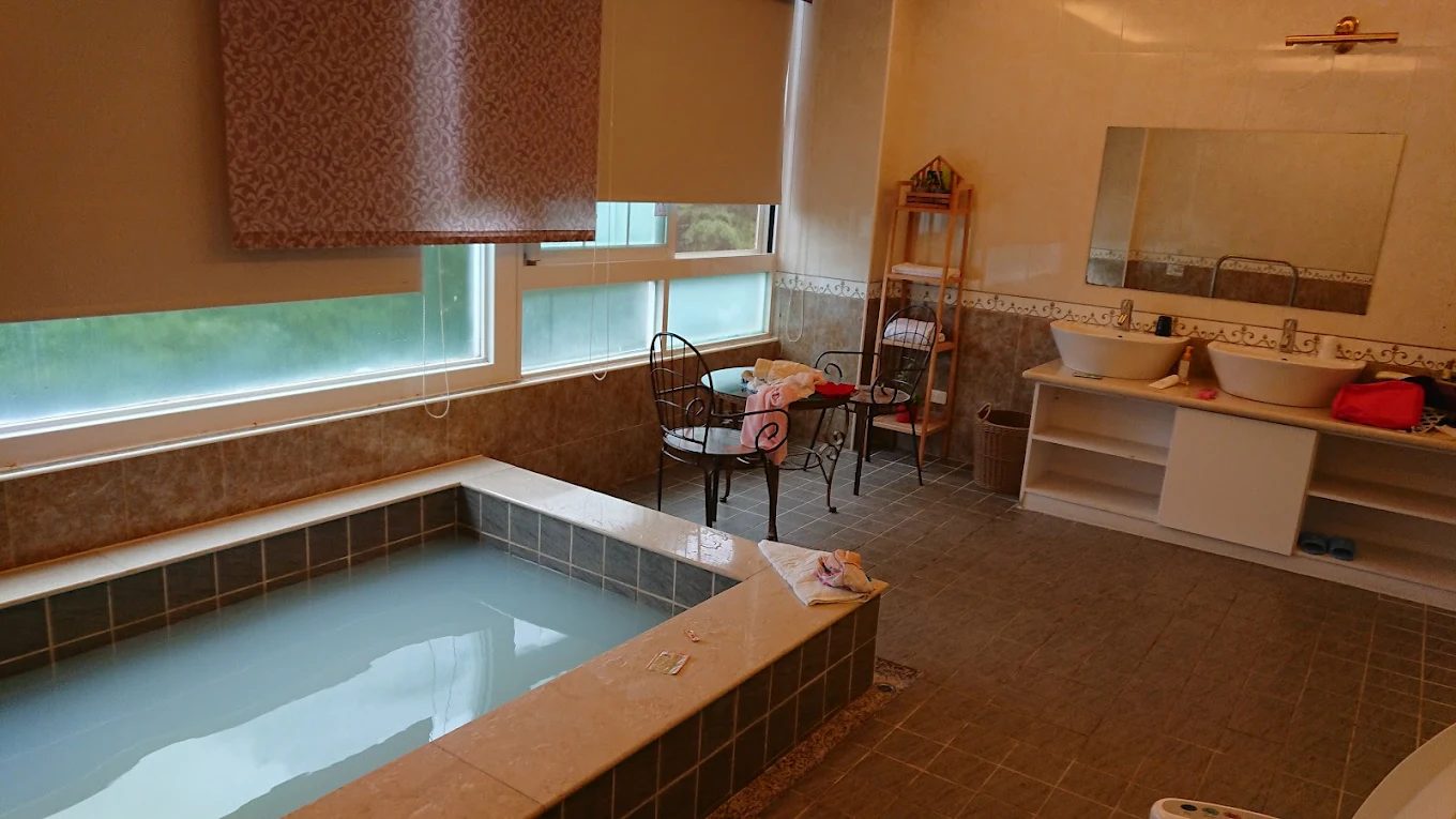 清境國民賓館值得住嗎？看完房型價格與景觀設施你就知道！