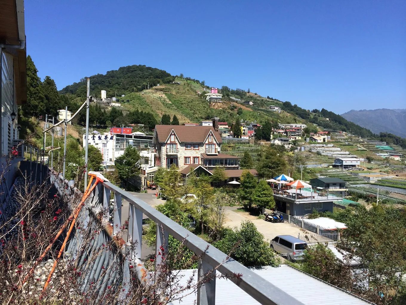 清境國民賓館值得住嗎？看完房型價格與景觀設施你就知道！