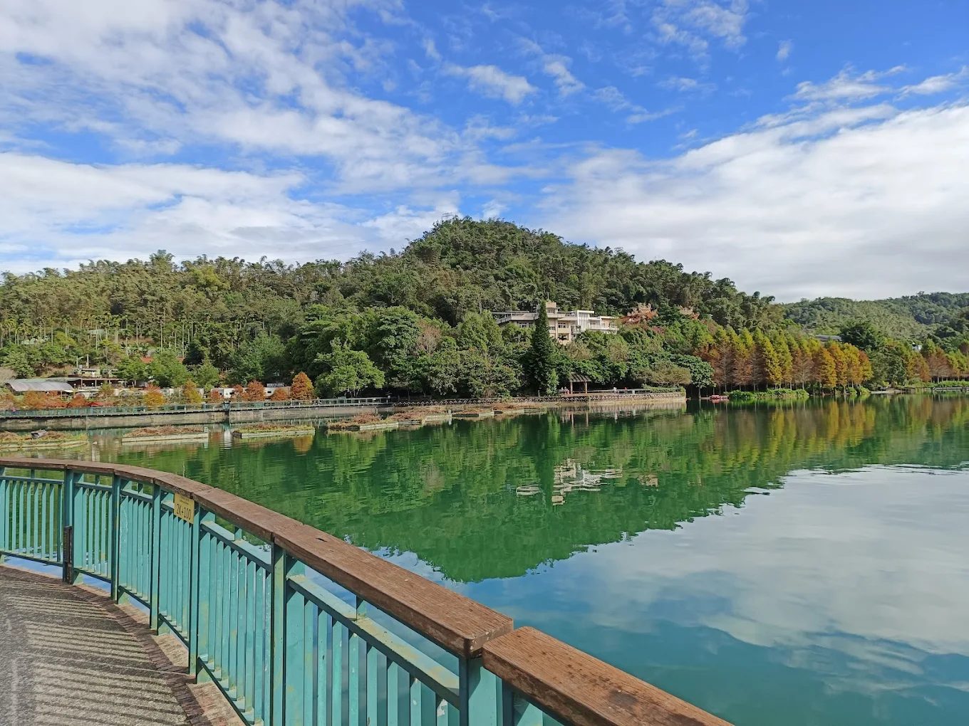 日月潭住宿推薦｜涵碧樓與山慕藝旅全面解析，豪華飯店與藝術民宿怎麼選？