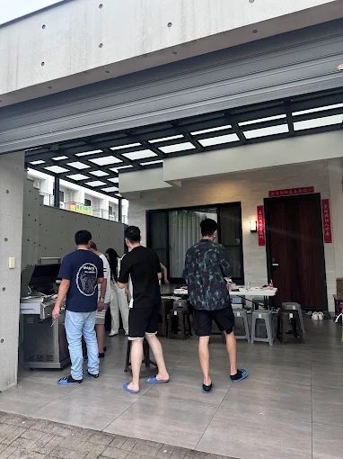 南投埔里包棟民宿推薦｜嶼念 YuNian：電梯＋KTV＋烤肉，一次滿足親子家庭需求