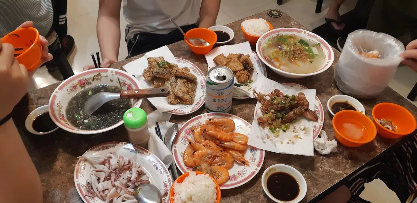 🚲 深澳鐵道自行車一日遊｜最美海景鐵道、海鮮美食、親子景點全攻略！
