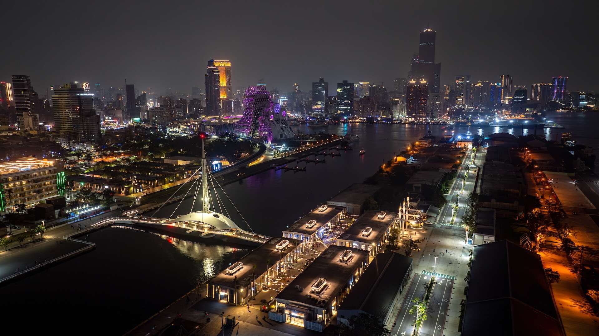 走進高雄：五大景點的故事與情感