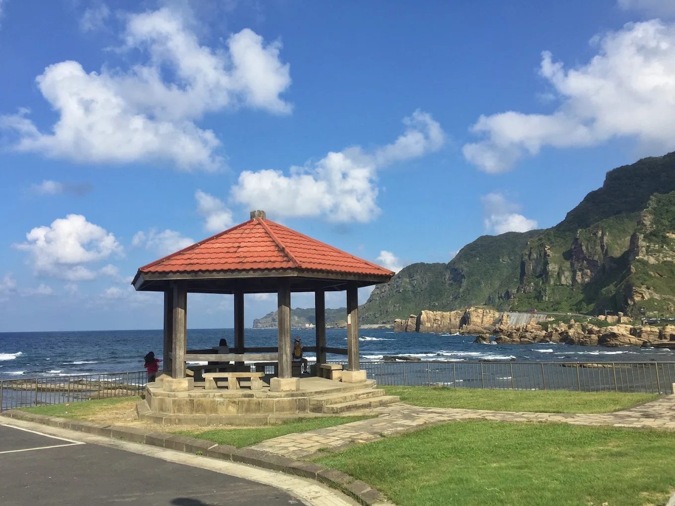瑞芳南雅社區一日遊：奇岩美景、海岸散步、在地美食與信仰文化全攻略