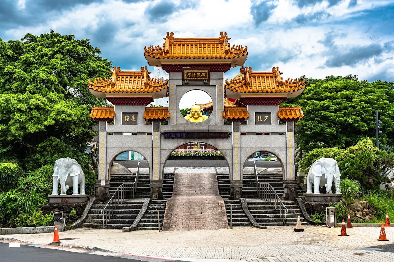 基隆景點推薦｜和平島、中正公園、正濱漁港彩色屋，一日遊必訪五大亮點！
