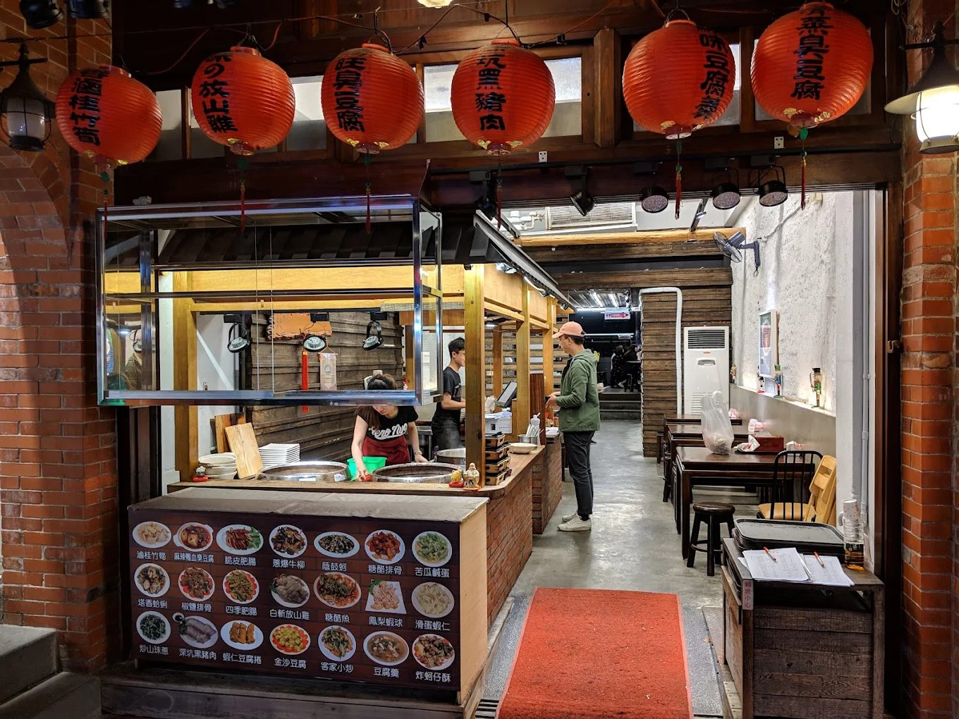 深坑老街美食地圖｜5間必吃臭豆腐與創意豆腐料理，走訪新北最香的老街風味