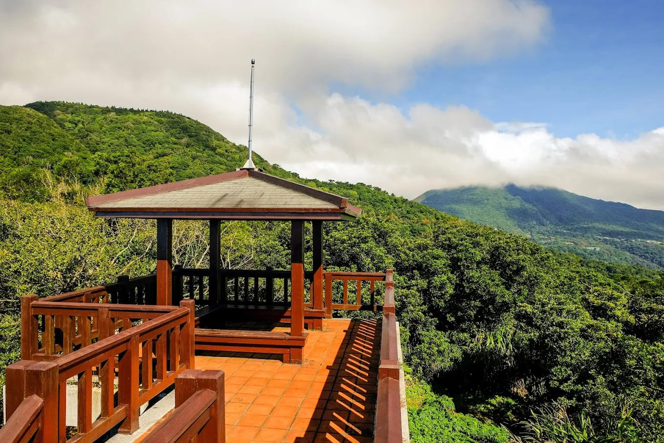 探索荷蘭古道：珍貴的自然美景與輕鬆登山之旅