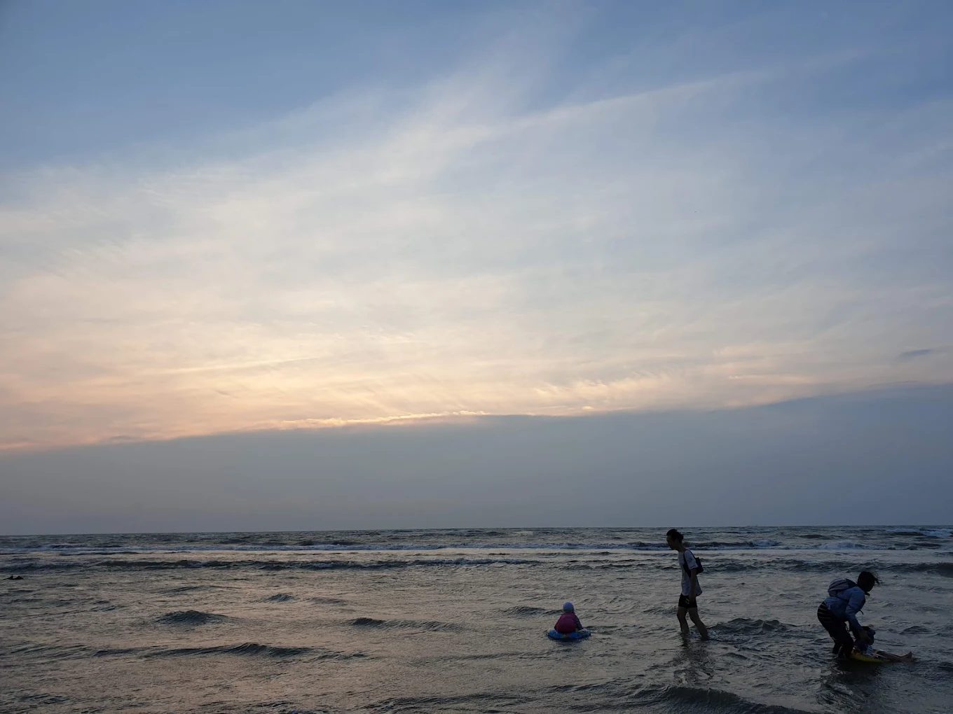 新月沙灣全攻略：海景、活動、美食與住宿一次搞定