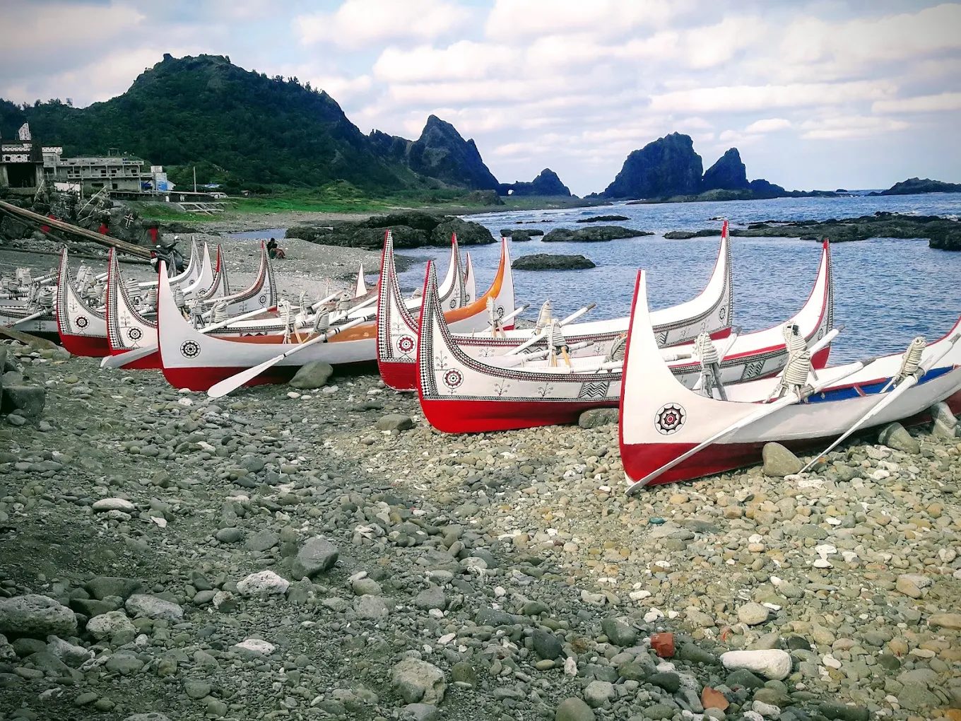 蘭嶼旅遊全攻略｜探索自然奇景、必吃美食、舒適住宿與交通指南