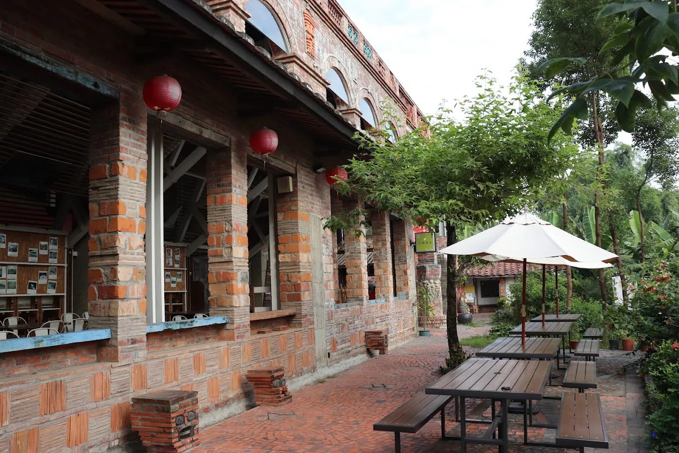 下淡水溪鐵橋（高屏舊鐵橋）一遊未盡：歷史、花海與生態全攻略 🌸