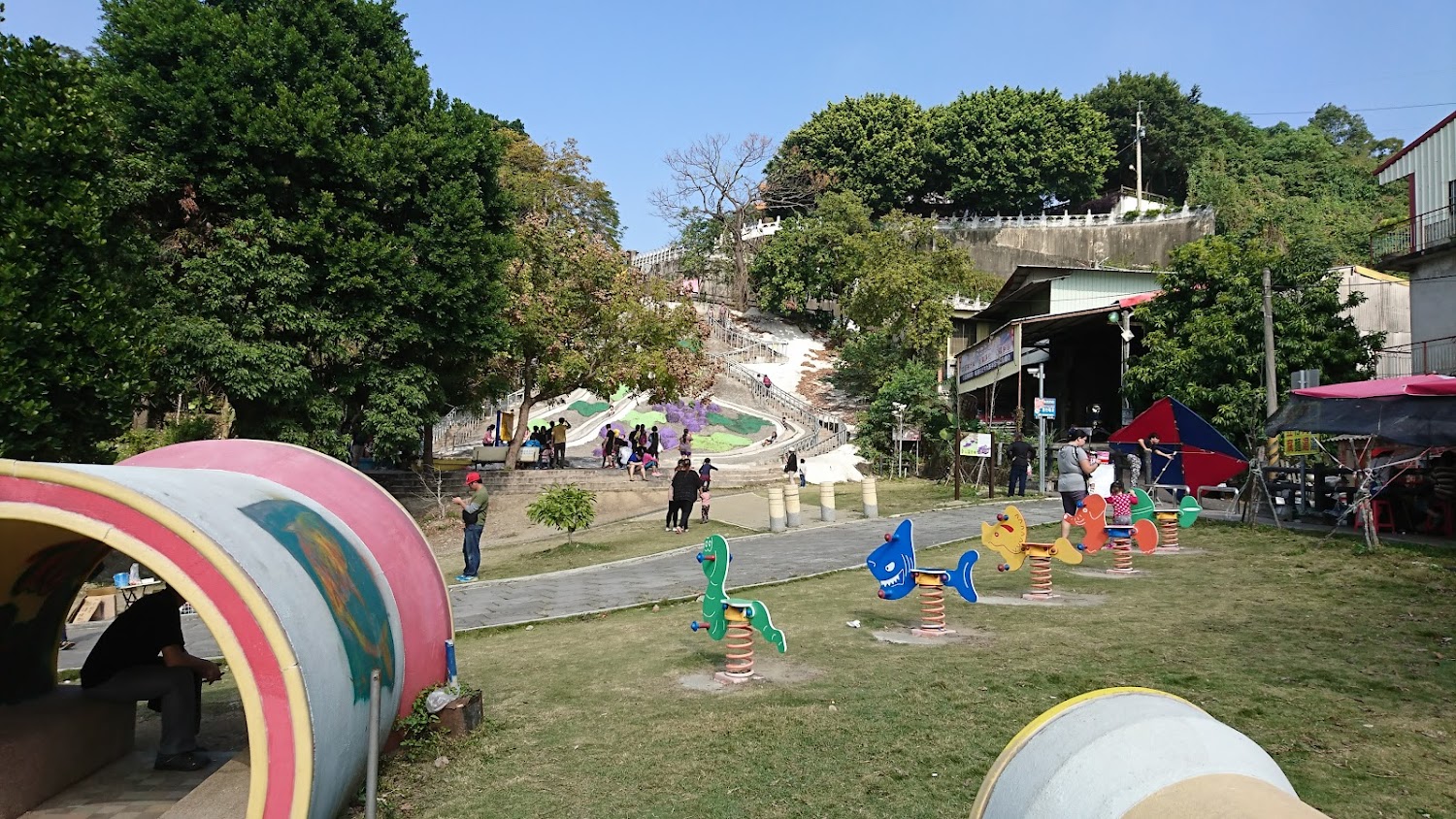 百果山溜滑梯