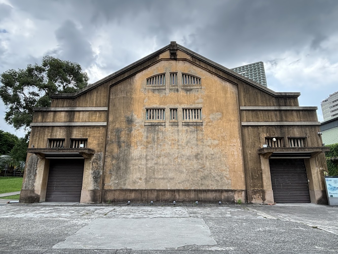 華山文創攤位的探索之旅：發現藝術與美食的完美結合