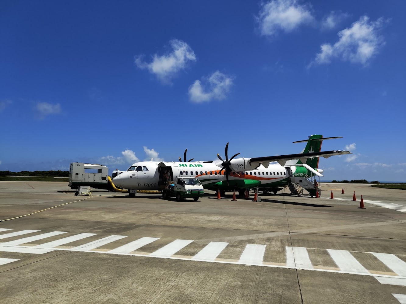 瀏覽相片馬祖南竿機場｜南北竿航線：探索馬祖的交通與美食觀光指南