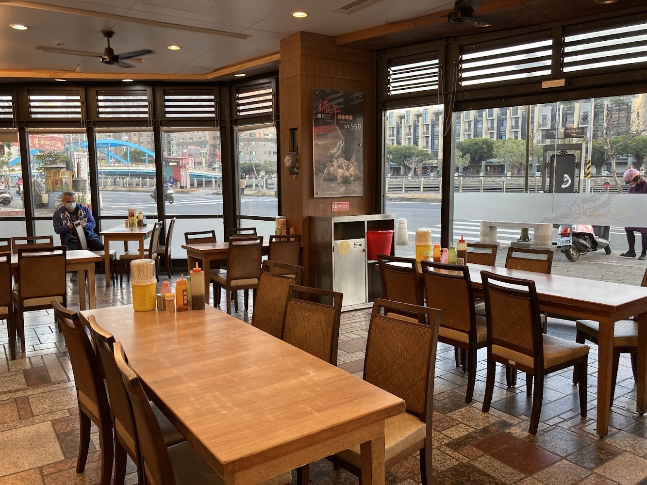 【在地人帶路】台南美食地圖：牛肉湯、小卷米粉到創意餐酒館，必吃口袋名單