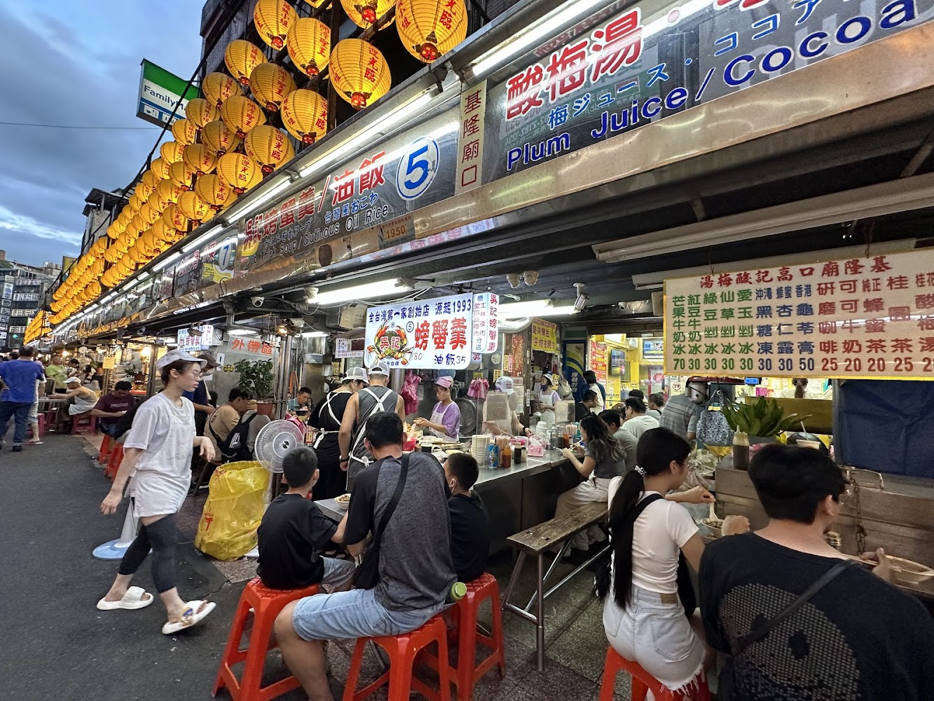 小木屋鬆餅基隆廟口店｜基隆廟口：讓你一次體驗最地道的夜市美食
