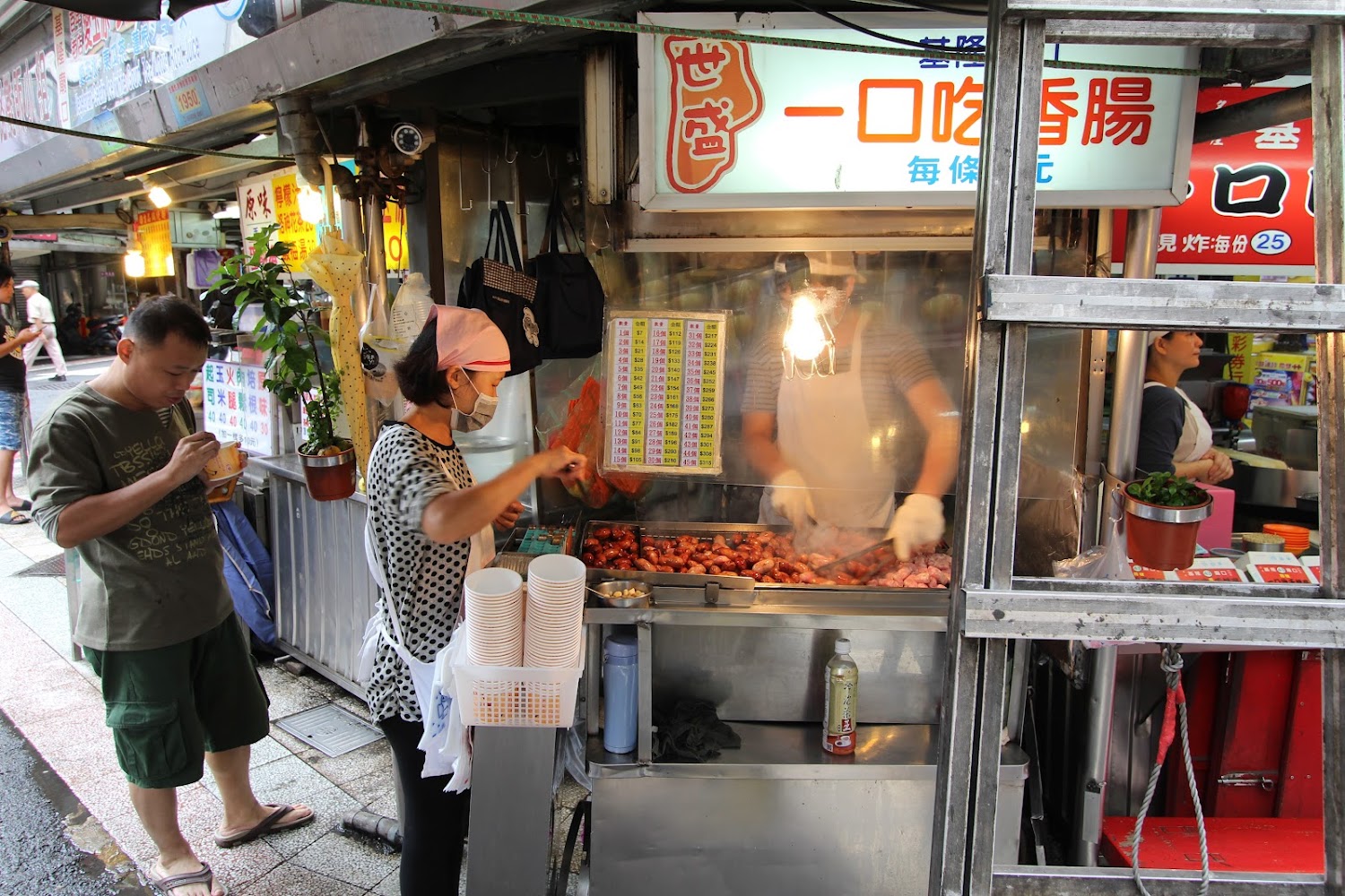 One-Bite Sausage｜基隆廟口：讓你一次體驗最地道的夜市美食
