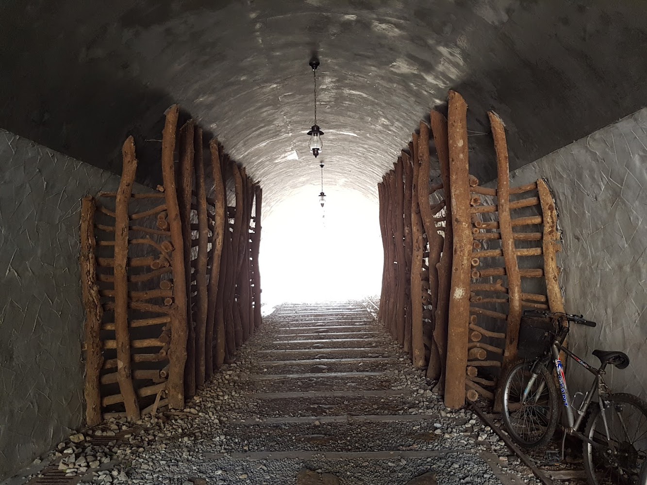 🌿 台北內湖一日遊：景點推薦！看城市美景、散步湖畔、挑戰登山步道一次滿足