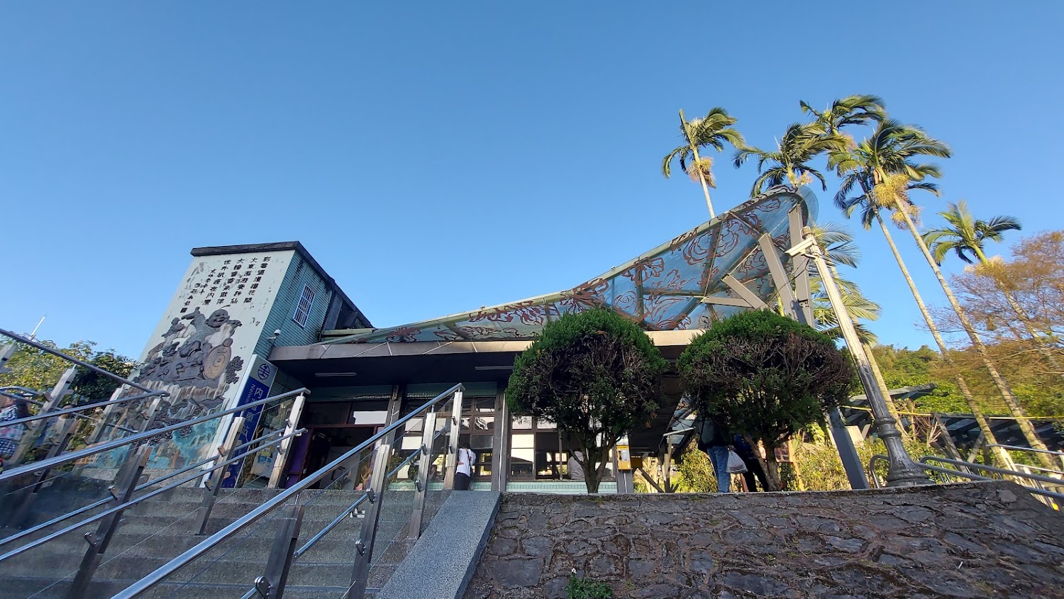 內灣火車站|內灣線旅遊全攻略|深入體驗內灣老街、吊橋與金哪吒賽車場