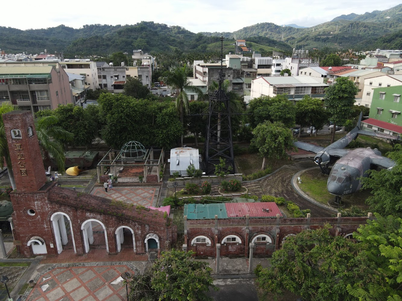 七家古街|集集景點推薦:軍事公園與綠色隧道之旅
