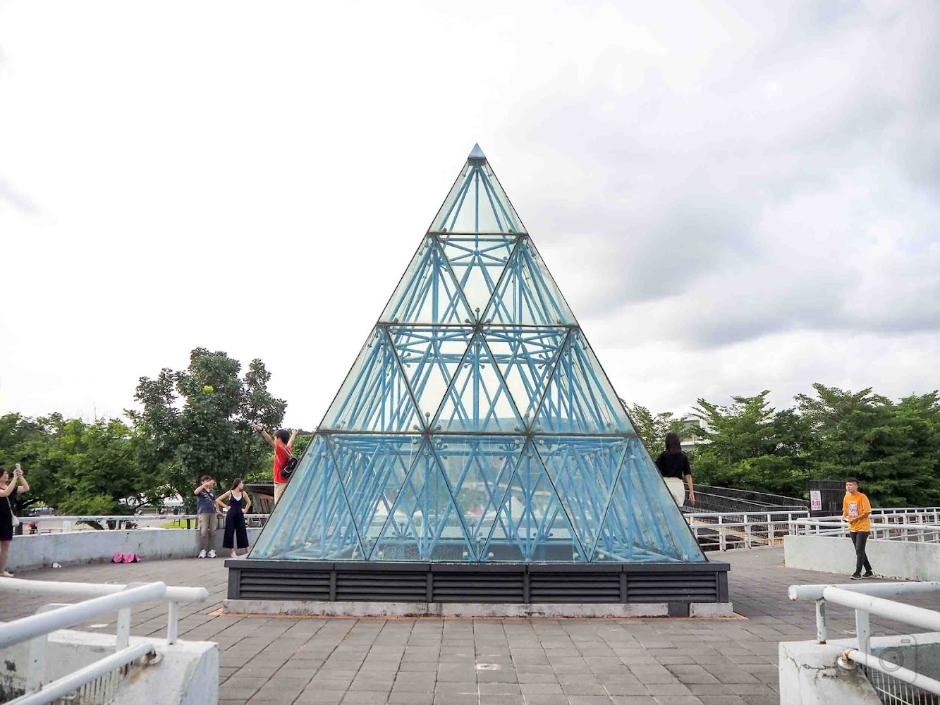 台北玻璃金字塔｜北部景點推薦：遊歷台北必訪的五大熱門地點