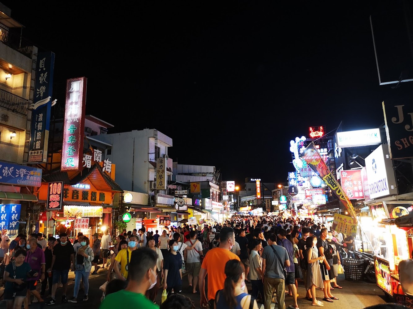Kenting Night Market｜墾丁大街夜市必吃小吃與玩樂攻略