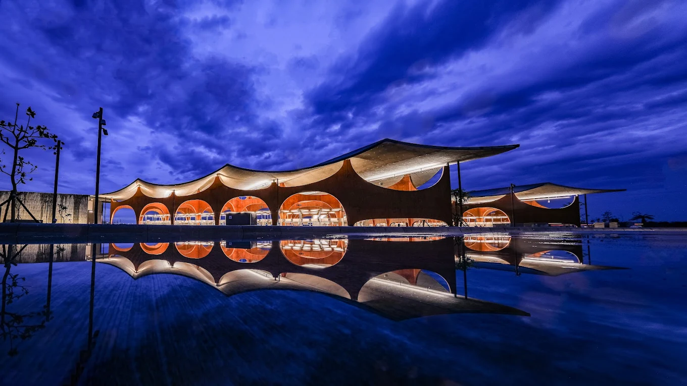 南寮漁港私藏美食與海景漫步｜新竹海岸最療癒秘境