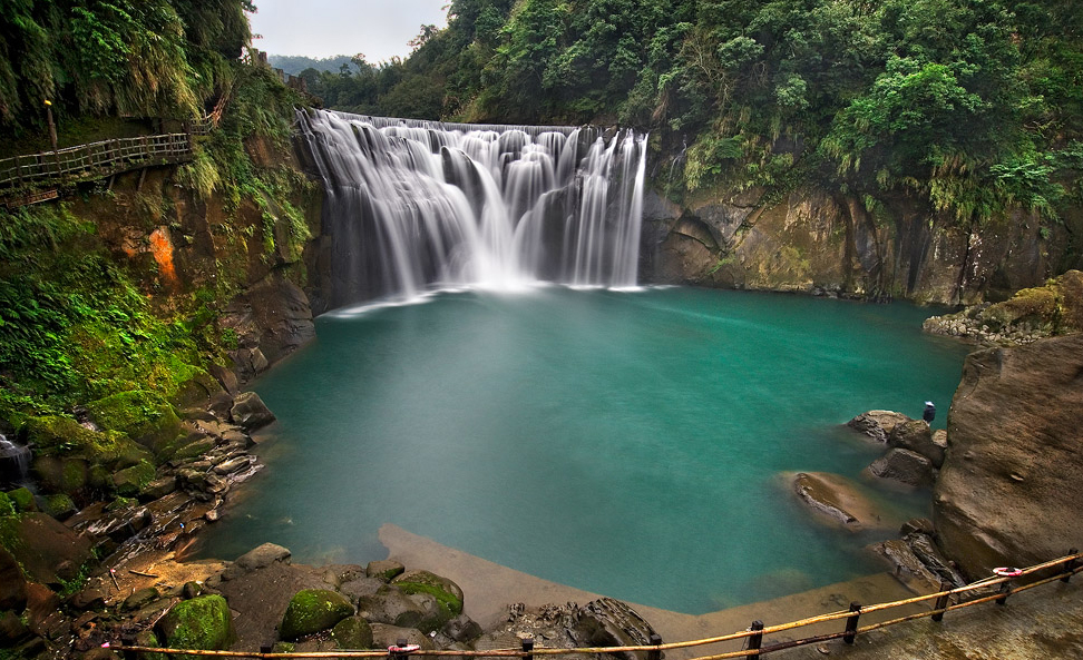 探索台灣必訪旅遊景點：從墾丁到九份的五大推薦