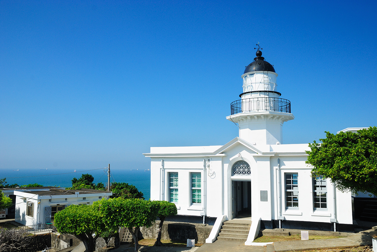 探索高雄燈塔：漫步旗津的百年海景地標，開啟歷史與風景的雙重旅程