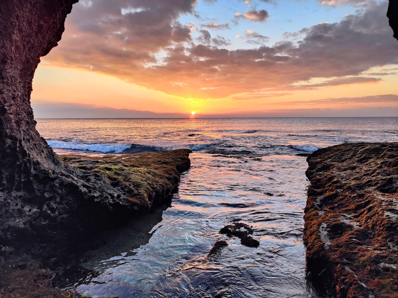 小琉球浮潛攻略｜輕旅泡泡、水上活動、美人洞海龜一次玩透透！