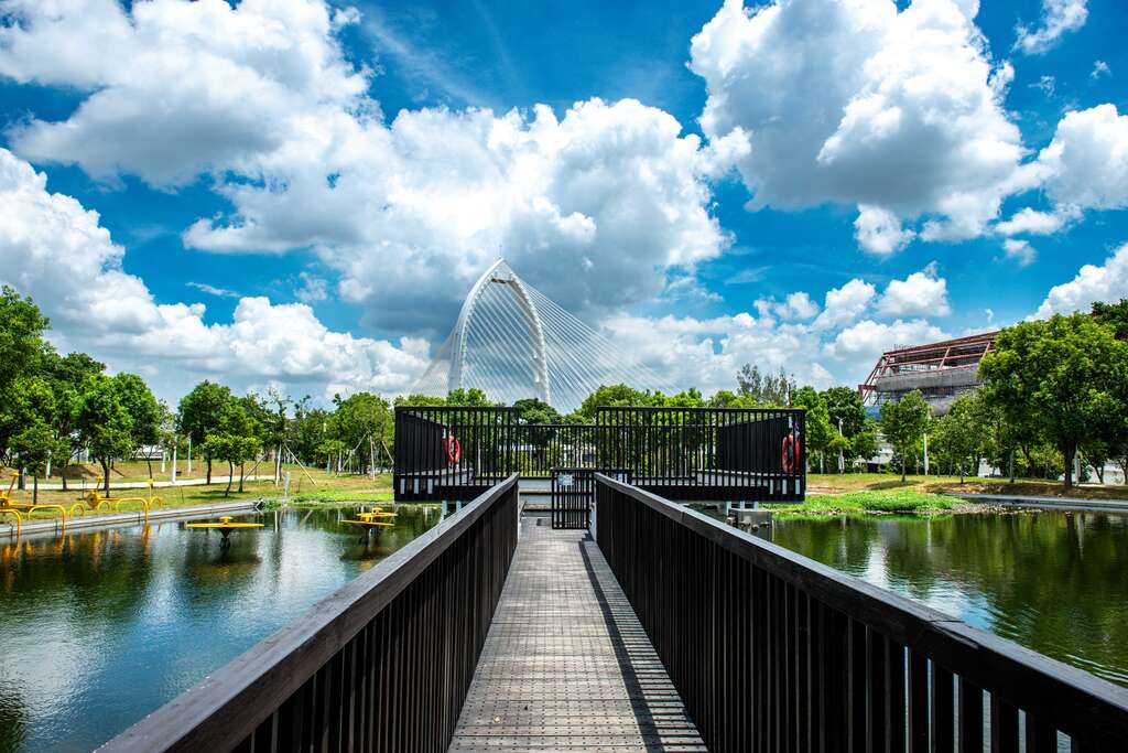 探索臺中中央公園：舒適休閒的綠洲