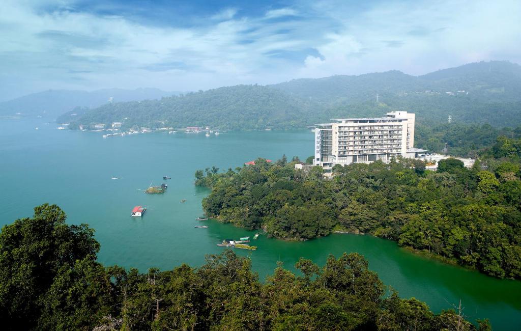 溫泉之旅：解鎖台灣隱藏的泡湯秘境