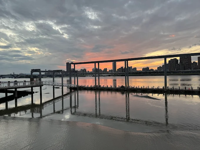 大稻埕碼頭探索之旅｜2025煙火＋表演全攻略！四場夏日盛典、五大人氣景點、美食推薦一次玩透！