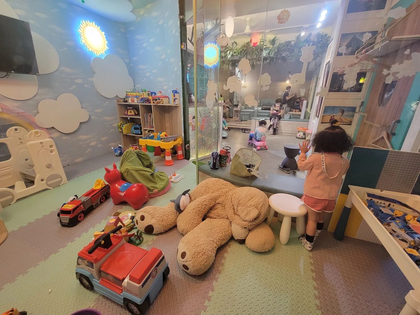 🌧️ 宜蘭雨天也能輕鬆玩!親子室內景點推薦,創意、互動、知識一次滿足