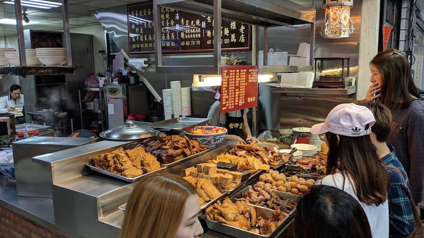 🍴 台北人氣美食推薦｜從台菜、日式燒肉到宵夜小吃，帶你吃遍北市！