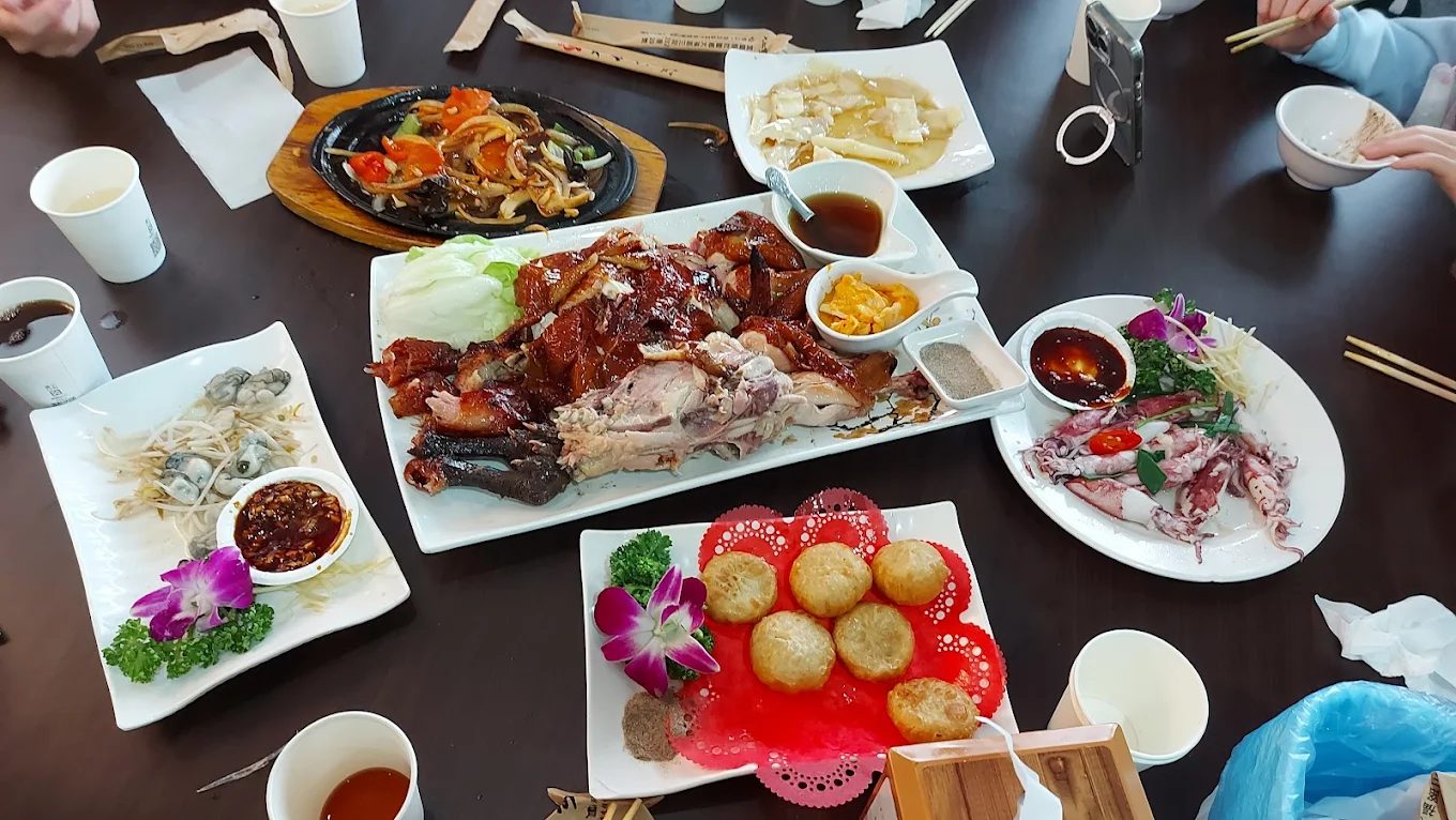 大仁哥蔗香脆皮桶仔雞|宜蘭交流道爆紅打卡烤雞,每隻700元秒殺排隊!