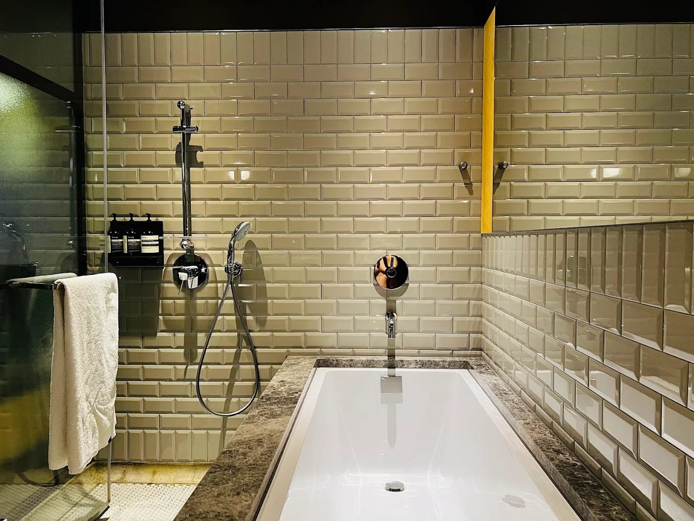 友愛街旅館｜台南住宿推薦：設計旅宿與共享精神的完美結合
