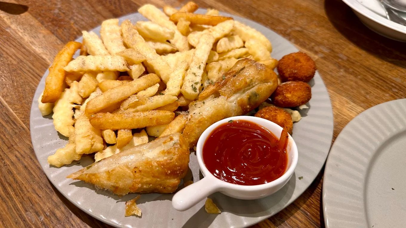 台中夜市美食與玩法懶人包｜逢甲夜市吃什麼？交通怎麼去？住宿怎麼選？