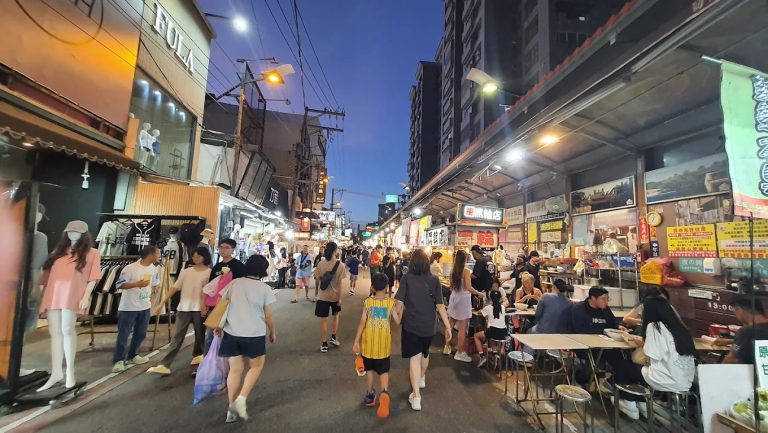 逢甲夜市：探索台中夜市的美味與文化