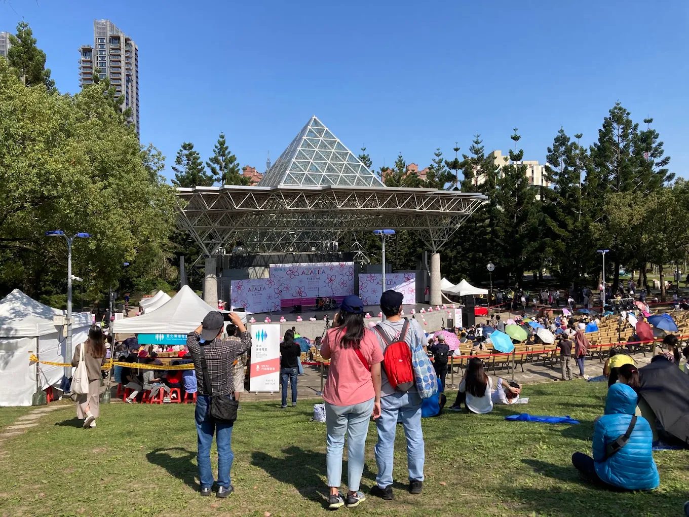 探索台北最美的5大景點：大安公園、陽明山國家公園、大湖公園、台北玻璃金字塔與象山公園