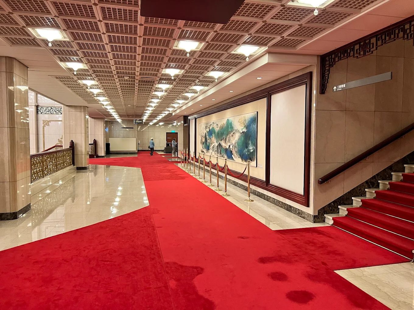 一日走讀台灣歷史地標｜帶你深入國立中正紀念堂，從建築美學到衛兵交接一次體驗！