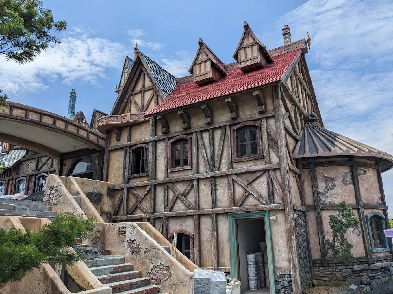 🎠優惠｜ 歐樂沃築夢城堡開玩！住「古坑行旅」開車5分鐘就到～還能享住宿優惠！