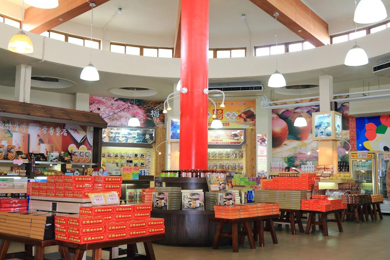 遊樂園內豐富多樣的美食選擇,滿足不同口味需求