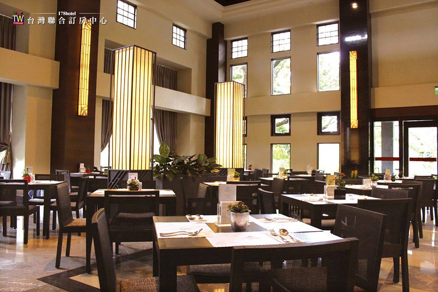 夜間泡湯的霧氣