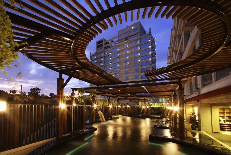 🛁 優惠｜台中清新溫泉飯店｜泡美人湯賞百萬夜景！雙人房平日只要3780元起含早餐，還送露天SPA