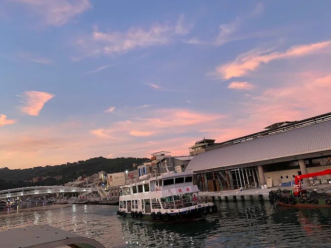 西子灣夕陽太美！高雄必訪海灣秘境｜景點、美食、交通一次看